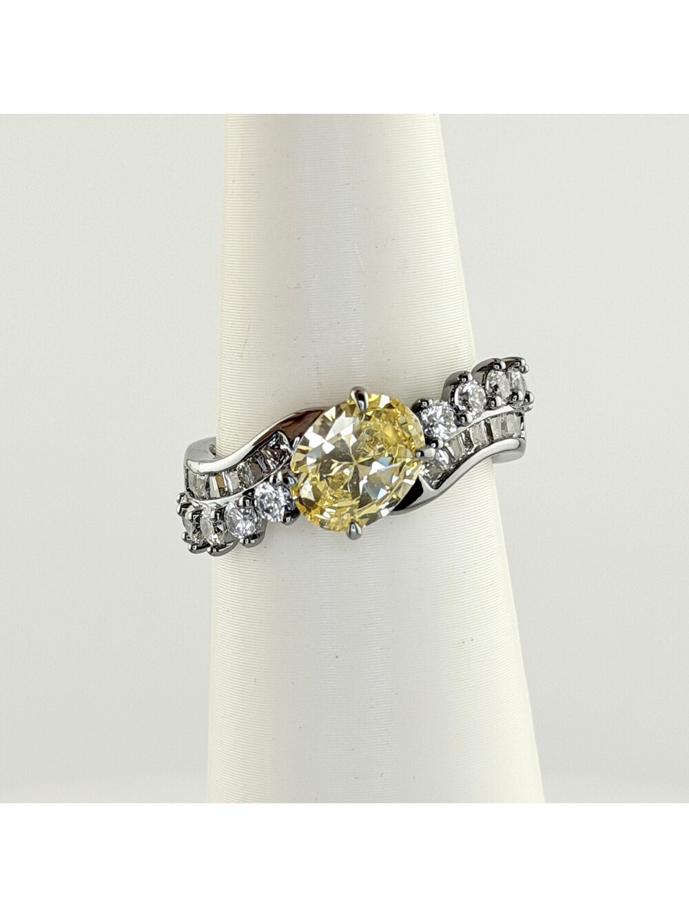 Bomb Party Ring Sz 8 "Drops Of Sunshine" RG33782 Lemon Cz on Hematite